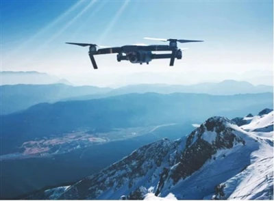 Cén fáth a dtógtar córas frithbhearta drone?